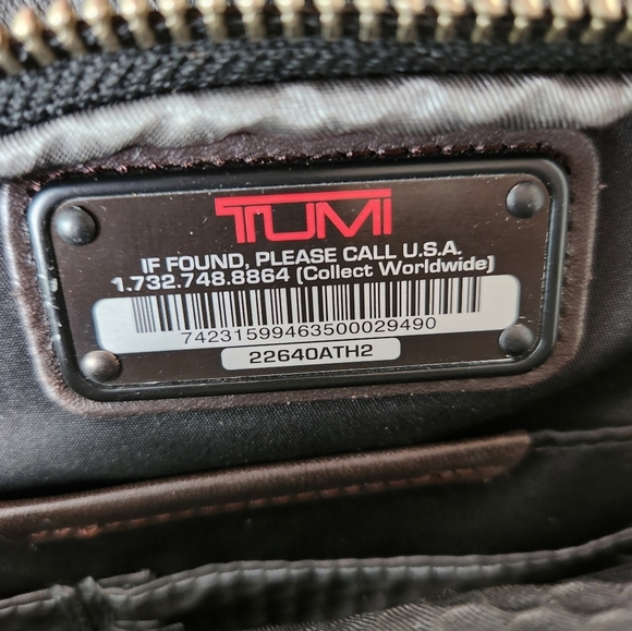 Tumi Messenger Laptop Bag Travel Set - Picture 12 of 16